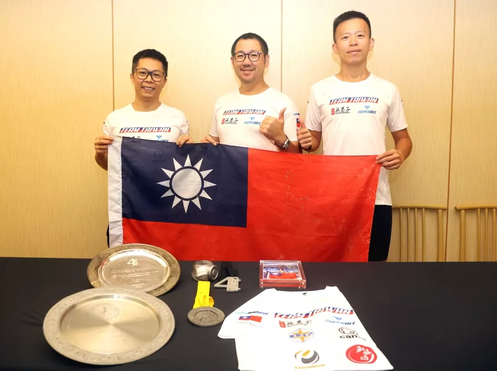 林義傑（左起）、黃式賢和陳騏仁將挑戰阿他加馬超馬。林嘉欣／攝影。