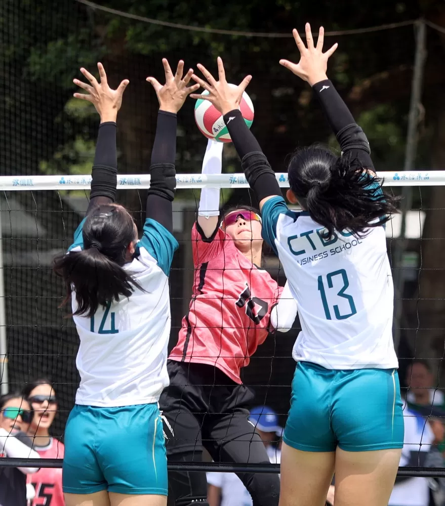 大馬天涯排球隊跨海來台參加永信杯。林嘉欣／攝影。