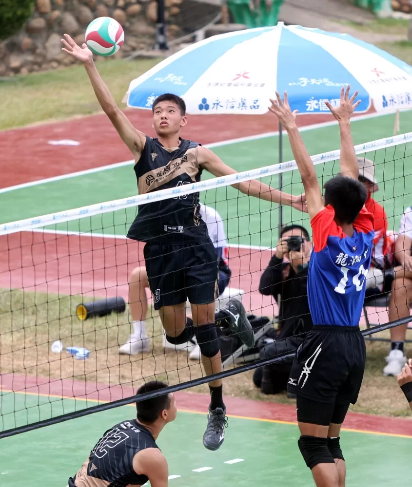 豐原高商在高男組八連霸。林嘉欣／攝影。