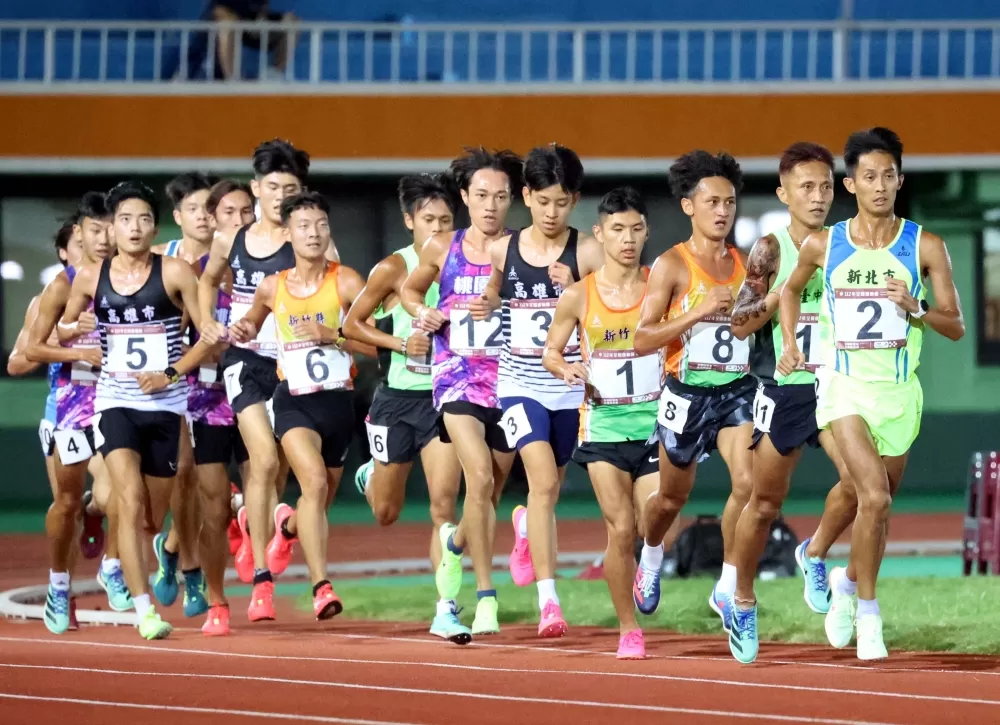周庭印(前)成全運第10位10金主。林嘉欣/攝影。