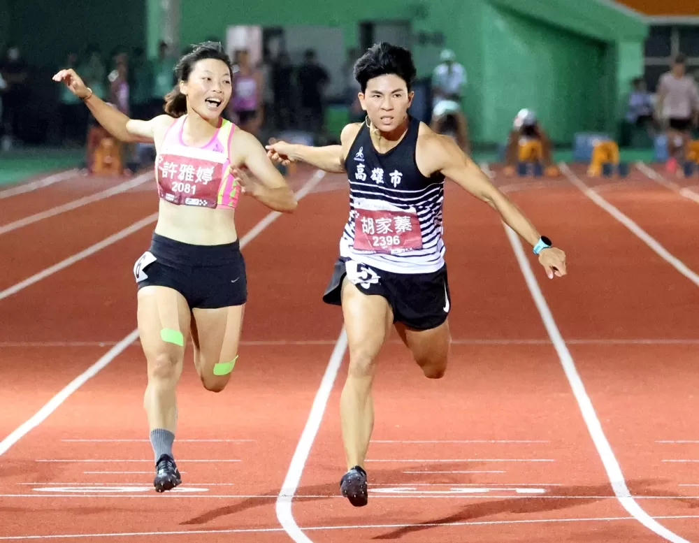 胡家蓁打破懸8年大會紀錄在女子一百公尺連莊。林嘉欣/攝影。