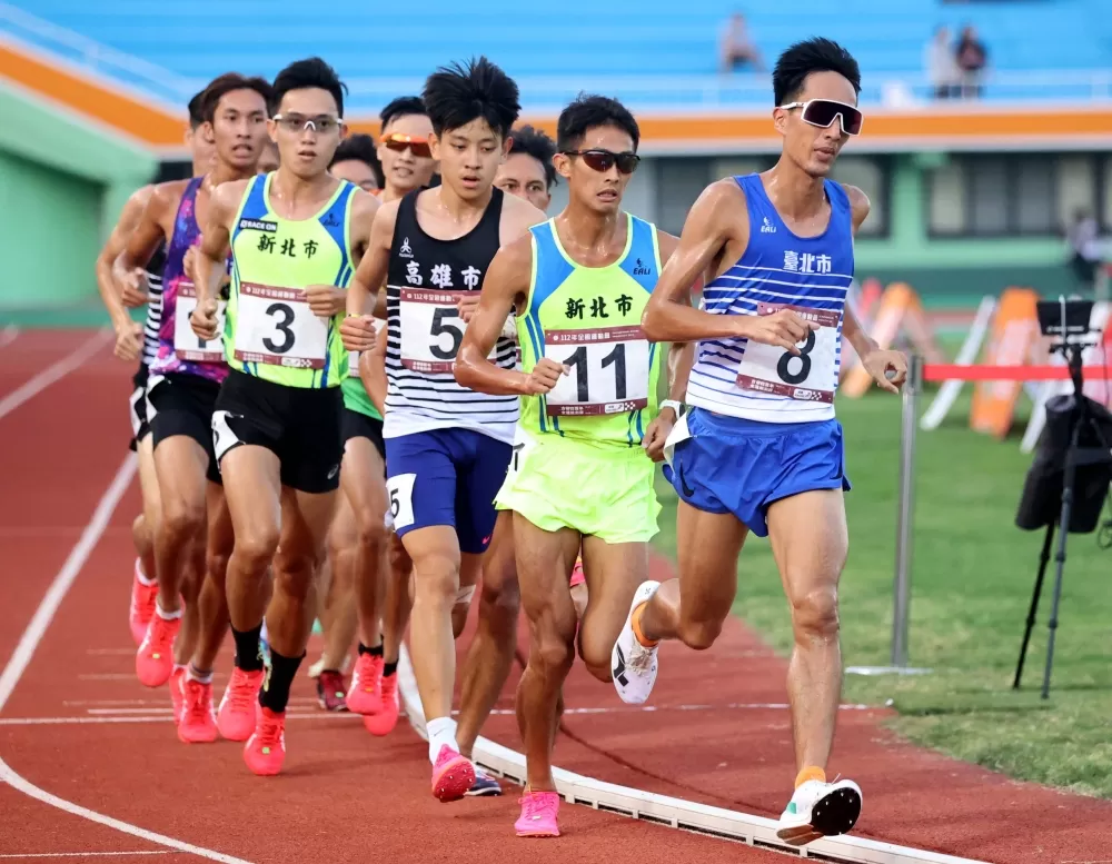 男子5000公尺決賽。林嘉欣/攝影。