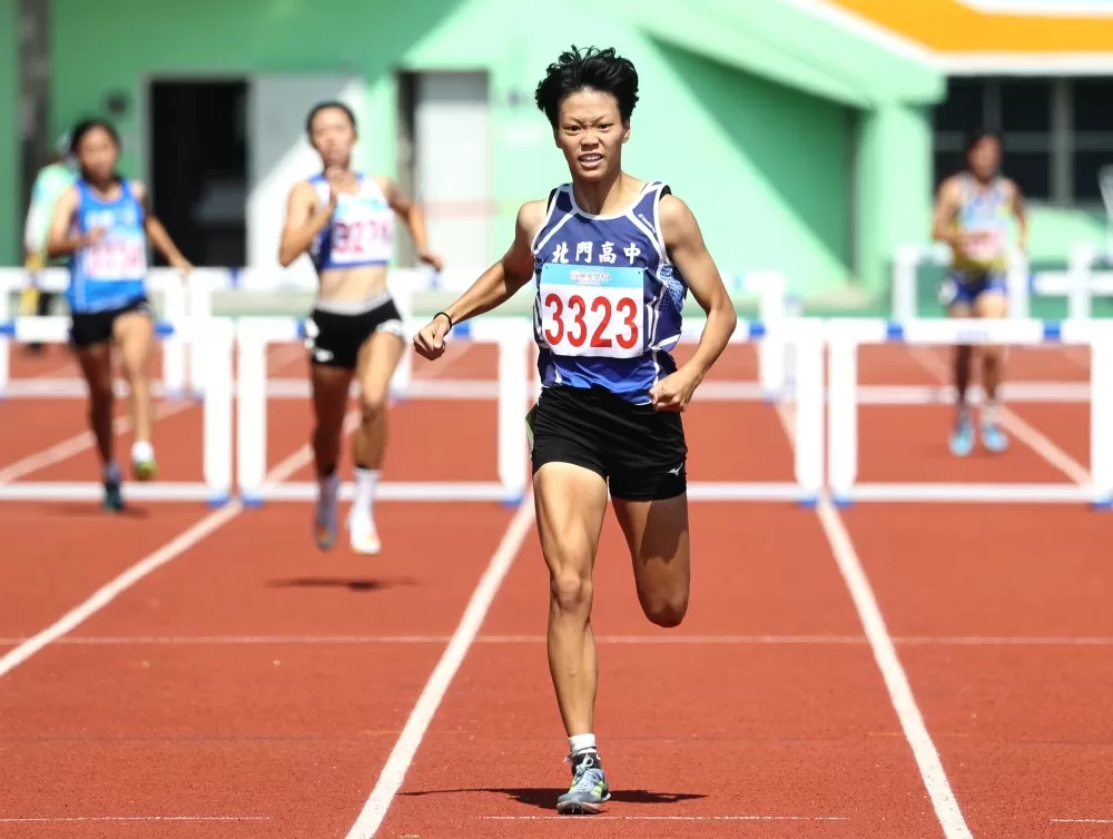 易柏安（前）二度達標亞青。林嘉欣／攝影。