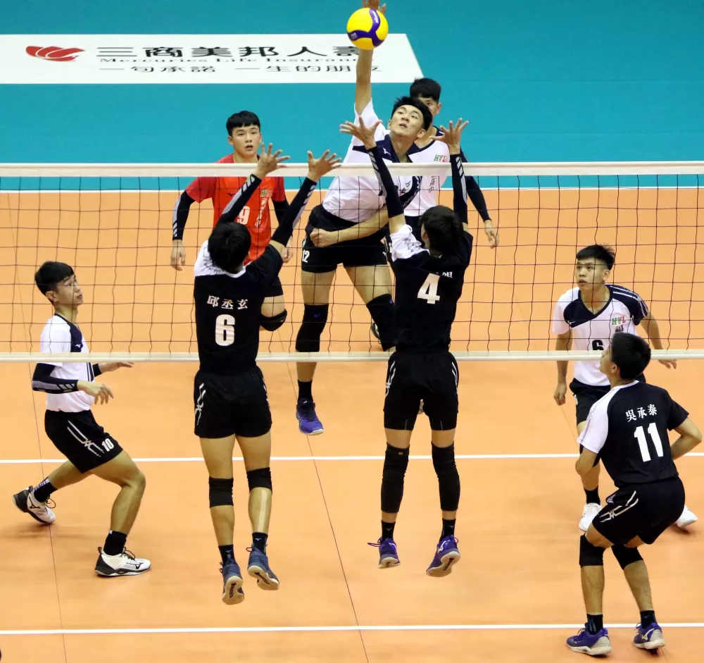 福誠男排林柏廷（攻擊者）繁星上台大。林嘉欣／攝影。