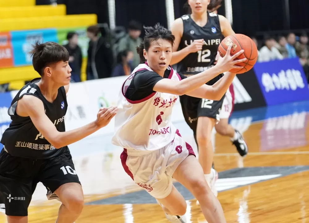 佛光大學連文鈴拿下4記外線在內的14分,另有4助攻。