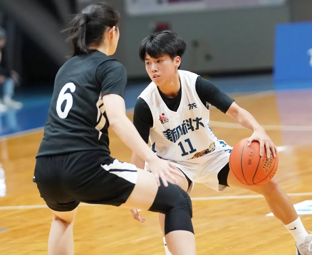 美和科大莊陳琳12分9籃板,外加助攻抄截各4。