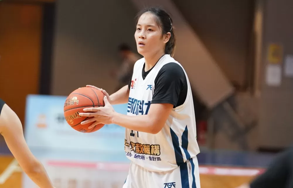 美和科大陳千惠14分11籃板,另有9助攻5抄截。
