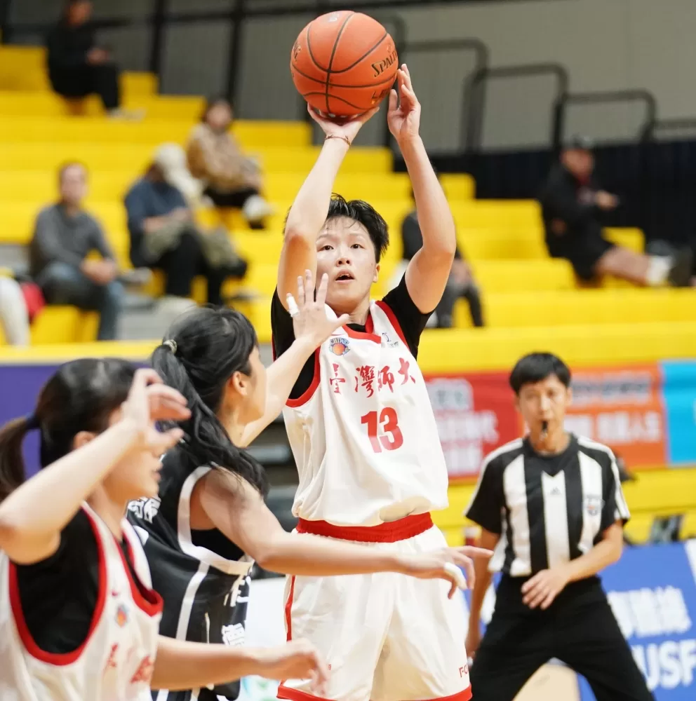 臺灣師大林佳蓉22分9籃板7抄截。