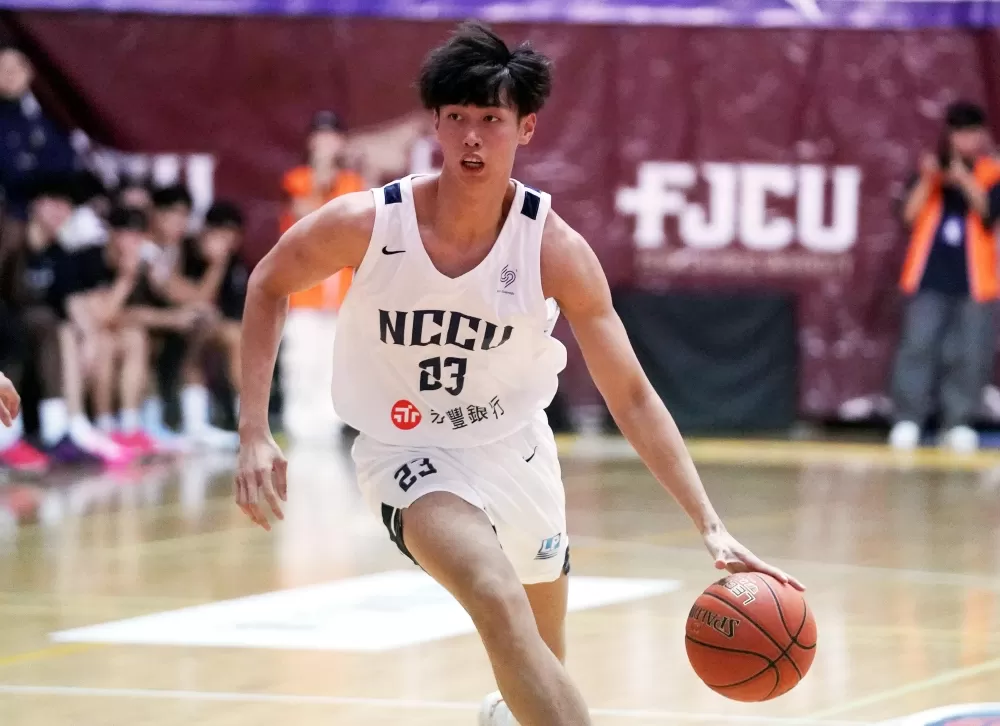 政大吳志鍇14分 。