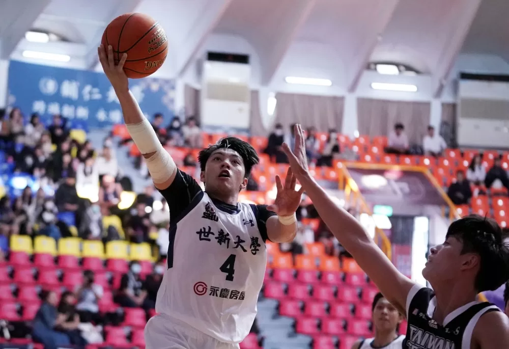 世新李宗漢9分5助攻4抄截。