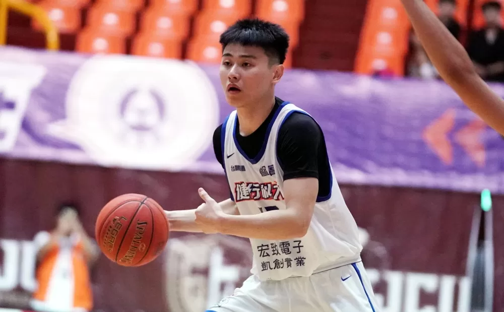 健行劉丞勳19分8籃板。