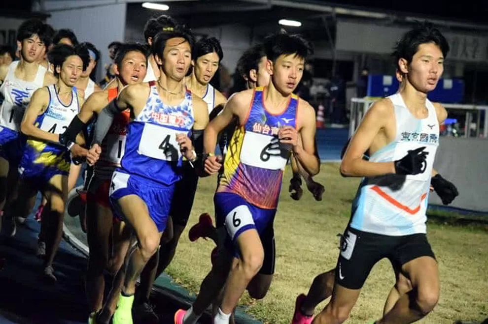 簡子傑（右二）再破U20全國紀錄達標亞青躍歷年第三傑。モリタ／攝影。