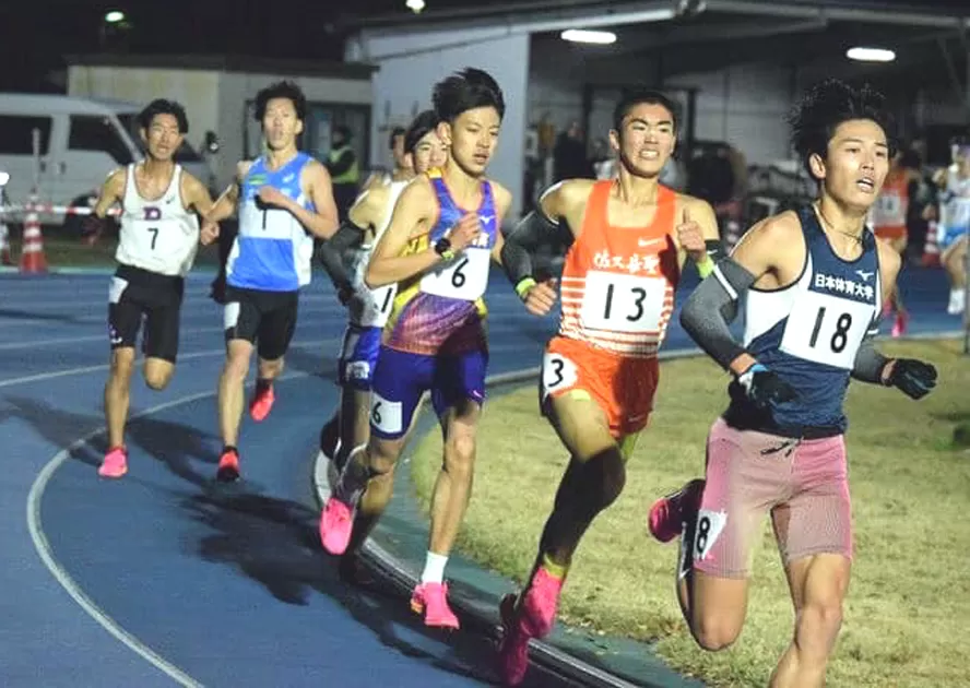 簡子傑（右三）再破U20全國紀錄達標亞青躍歷年第三傑。モリタ／攝影。