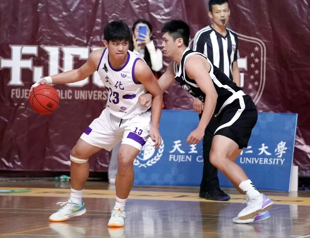 文化郭嘉安（左）25分寫個人UBA生涯新高。