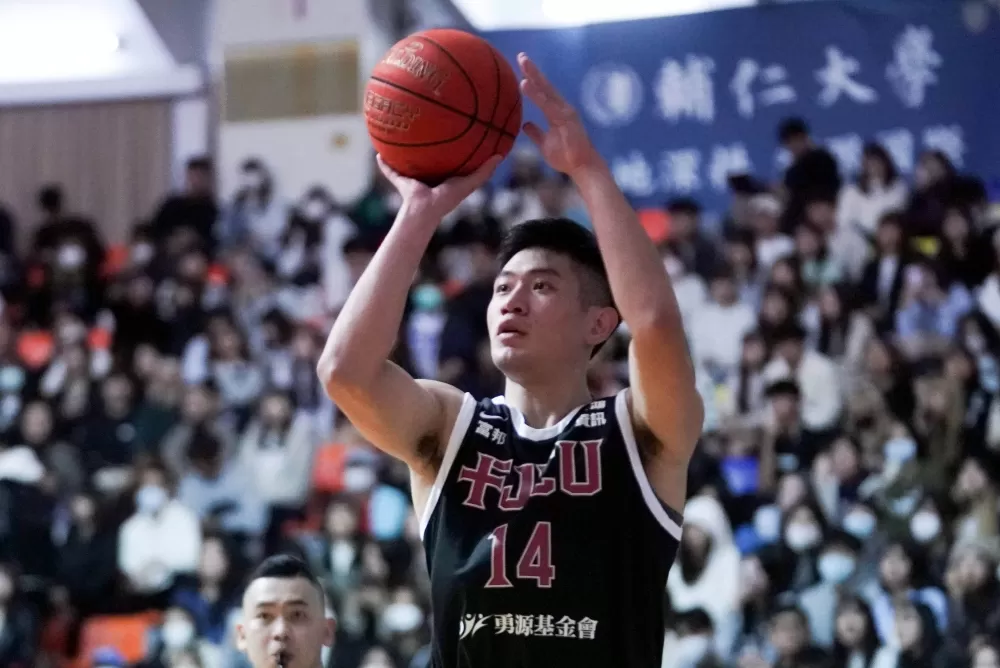 輔大莊博元20分6助攻。