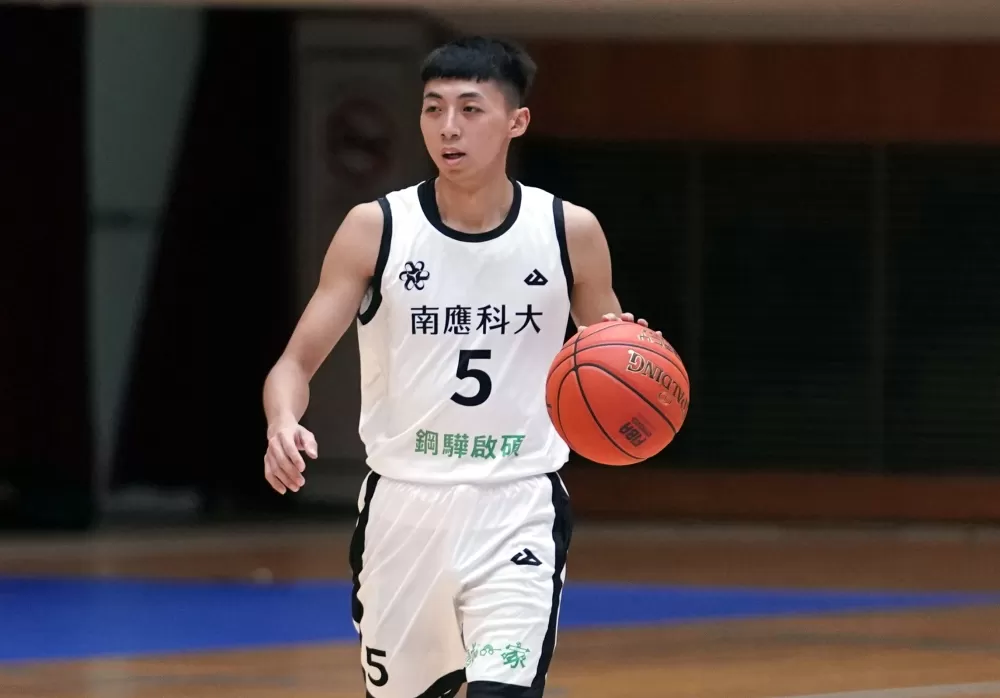 南應周楨庭12分。