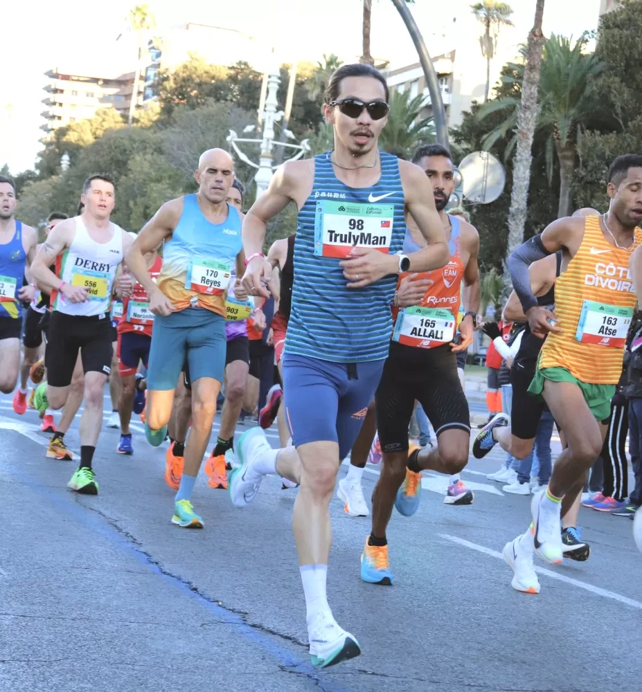 張嘉哲成史上首位年過四旬破2:20大關馬拉松選手。森林跑站/提供。