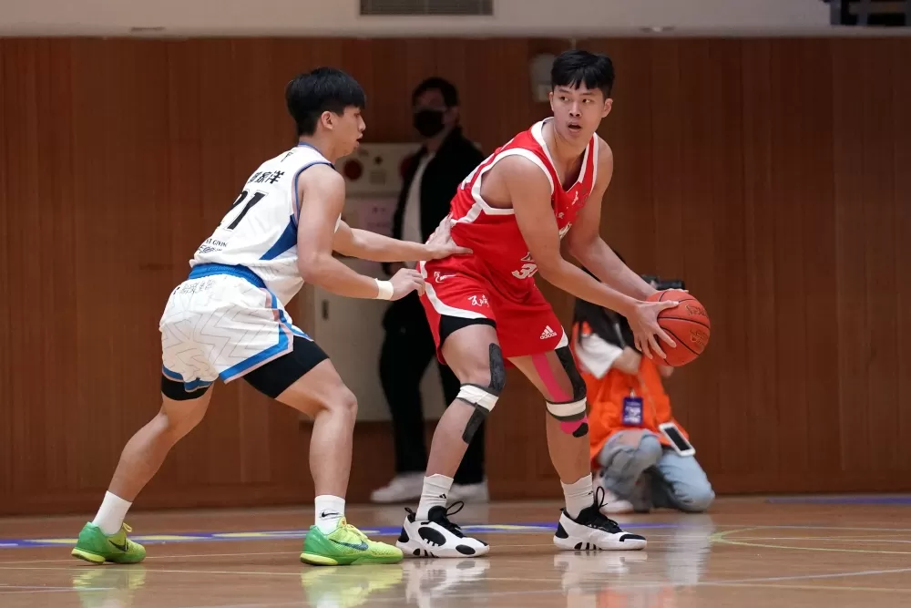 臺師王家昌17分11籃板。
