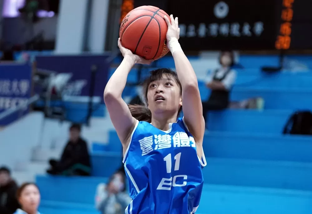 臺體邱于倢12分。