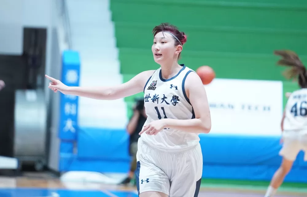 世新趙云楓14分11籃板。