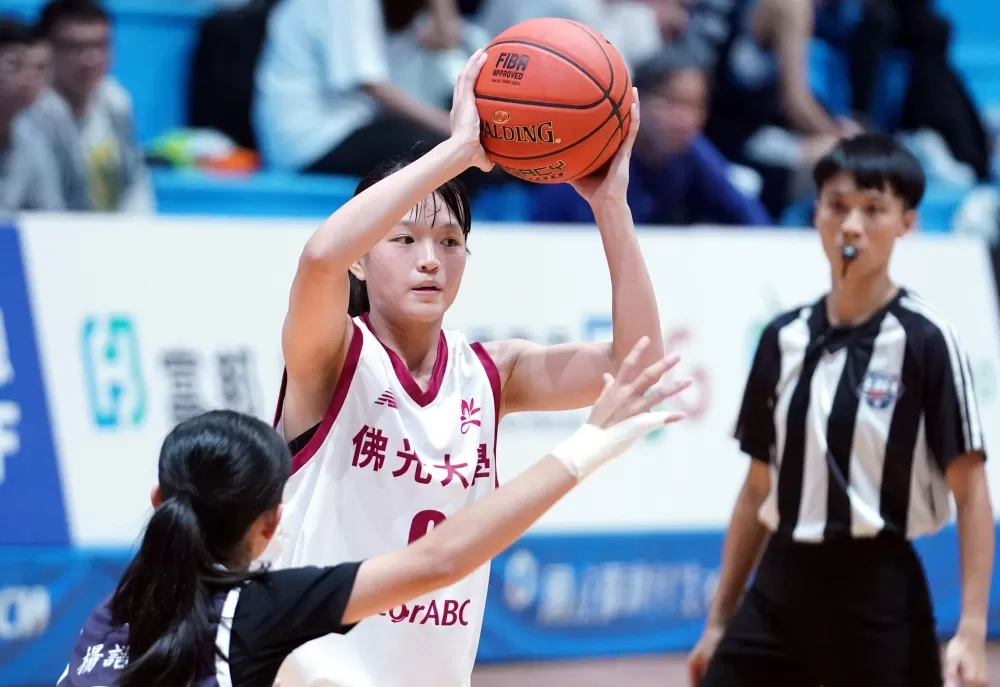 佛光連文鈴飆7計外線拿29分雙平UBA生涯最佳,外帶9助攻。大專體總提供。下同。