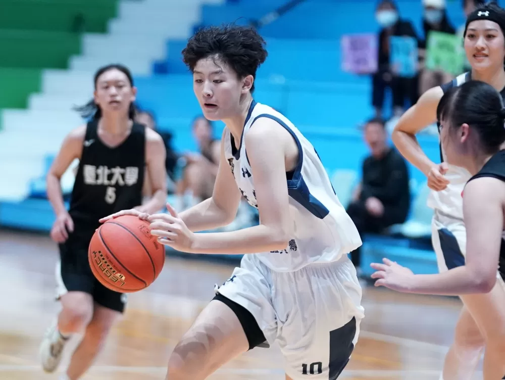 世新游沁樺17分8助攻。