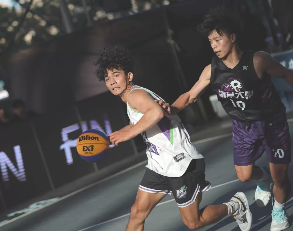 一般男喬丹不會飛x中正不動產晉級八強。