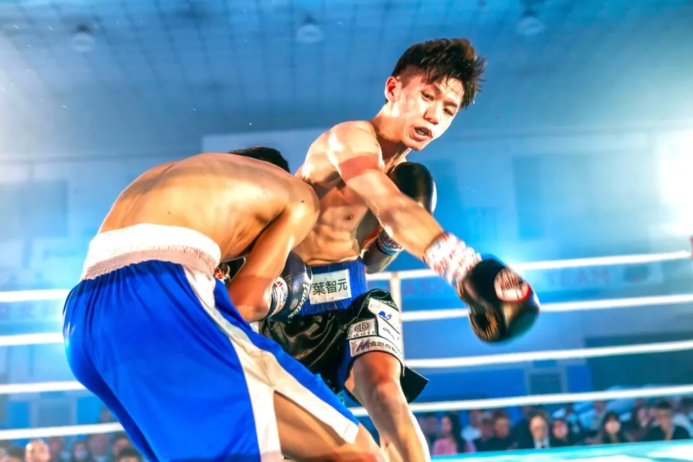 葉智元以優異的技術佔了上風，最終擊敗了越南選手何俊明（大會提供）。