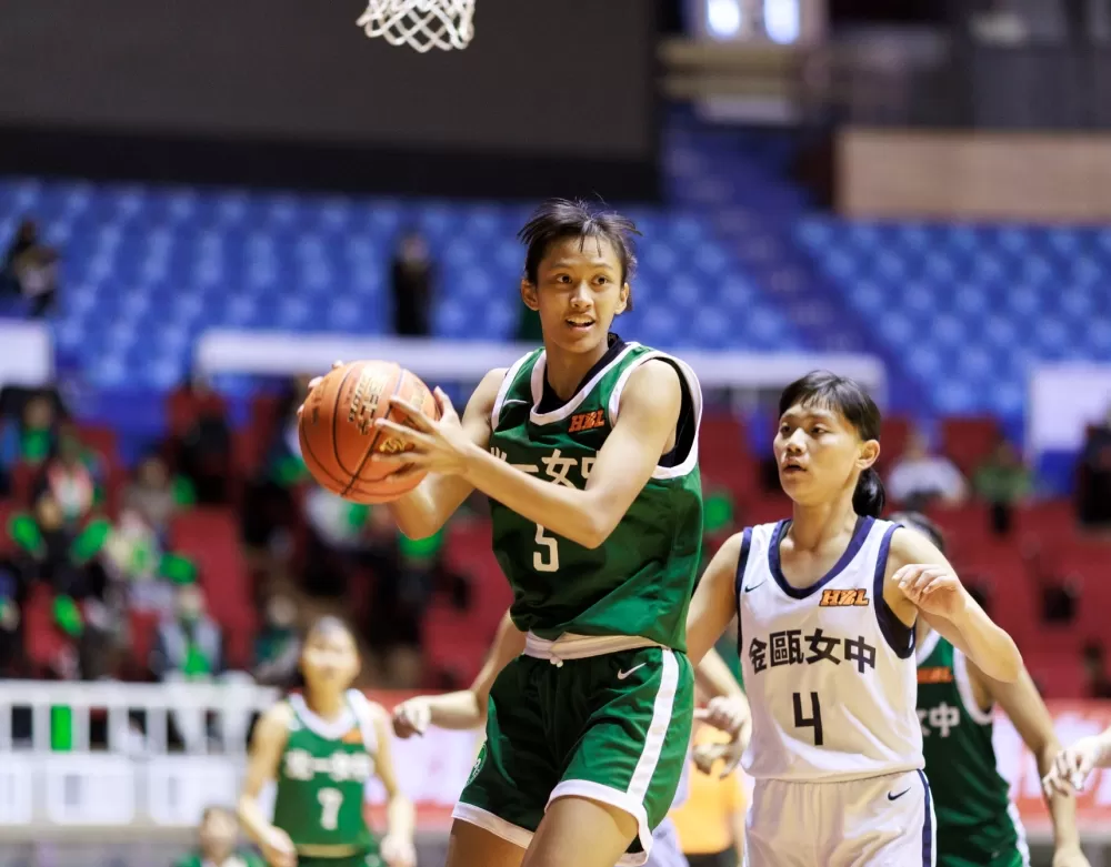 北一女米靖恩21分10助攻6抄截5籃板。