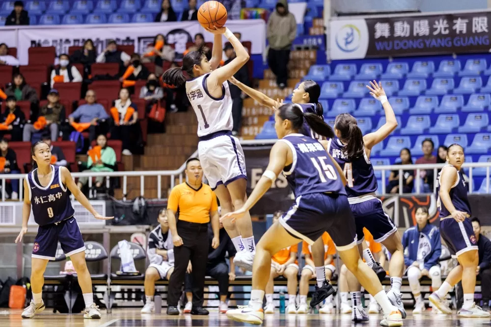 金甌林宇涵跳投。