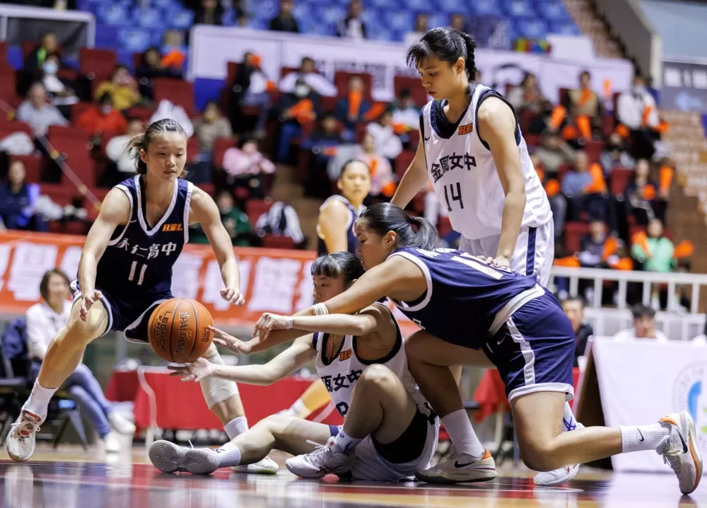 永仁vs金甌人仰馬翻。