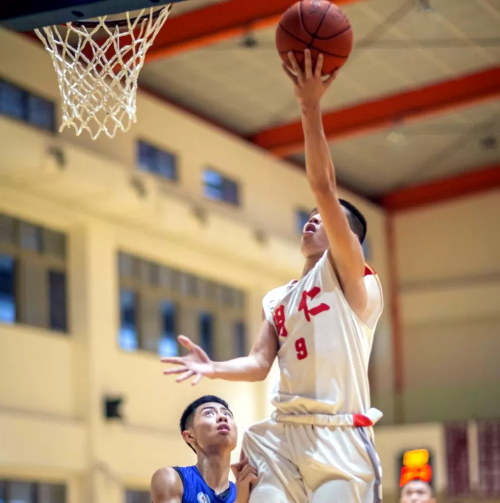 明仁謝瑋恩三分球7投中3生涯新高37分21籃板，首度「30、20」。