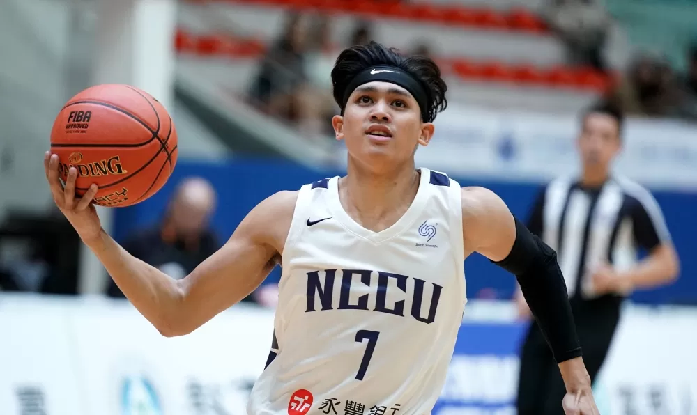 政大游艾喆8分7籃板。