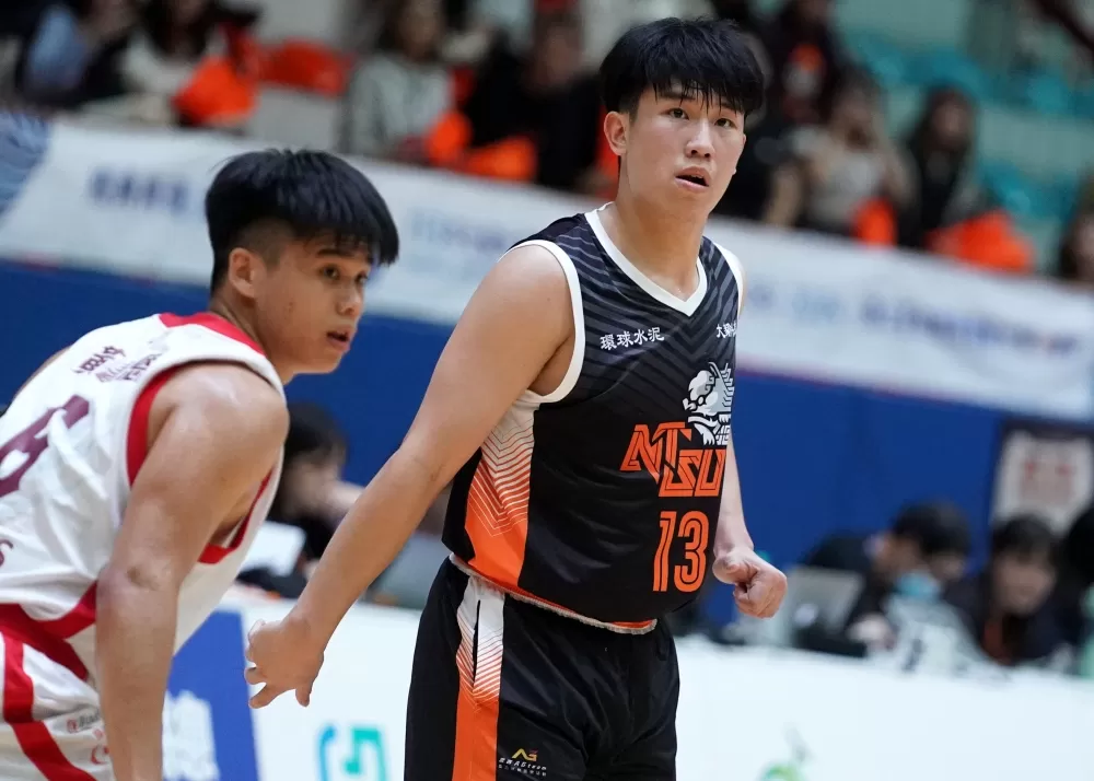國體張祐瑋全隊最高12分,外帶7籃板。