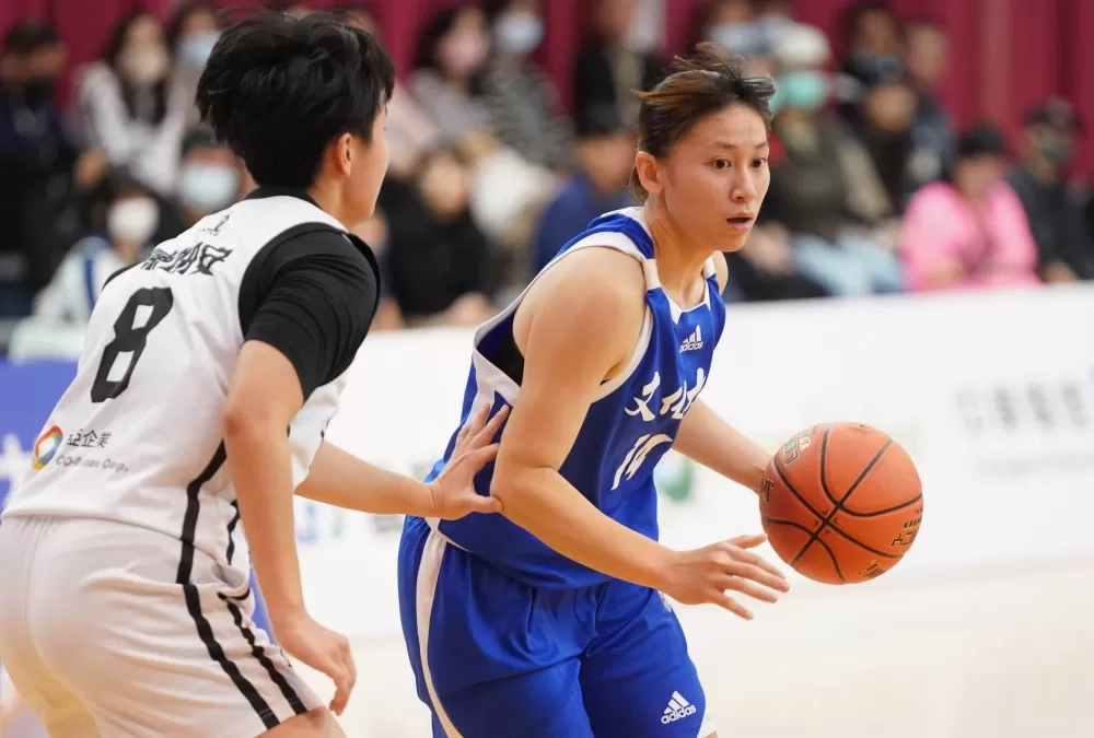 文化鄭慧慈6分12籃板。