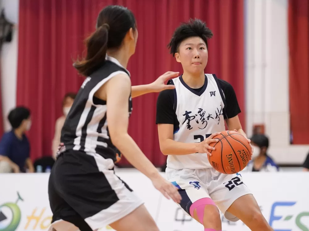 臺大楊舒喬14分9籃板5助攻 。