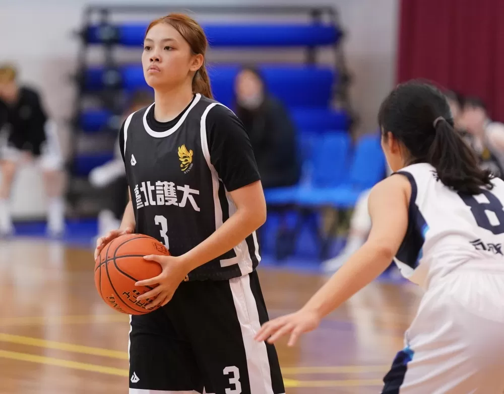 北護江澤欣13分9籃板。