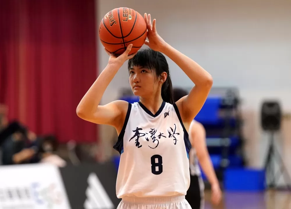 臺大莊芸萁9分11籃板。