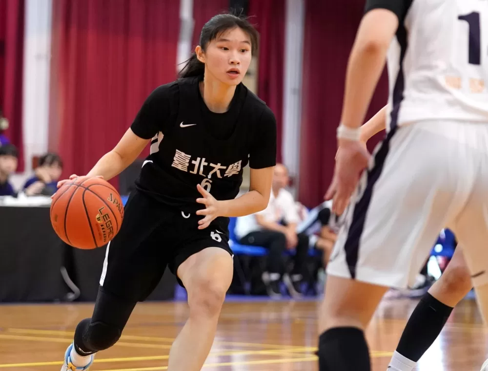 北大張嘉凌11分6籃板。