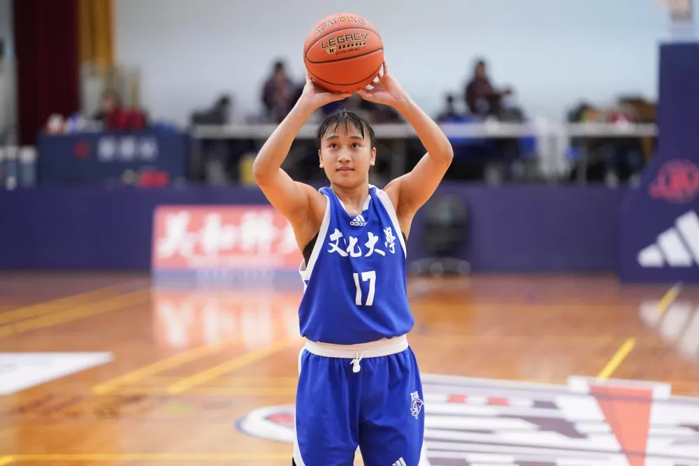 文化李恩芯14分。