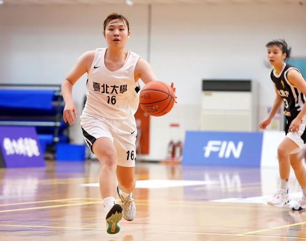 北大施佩儀14分。