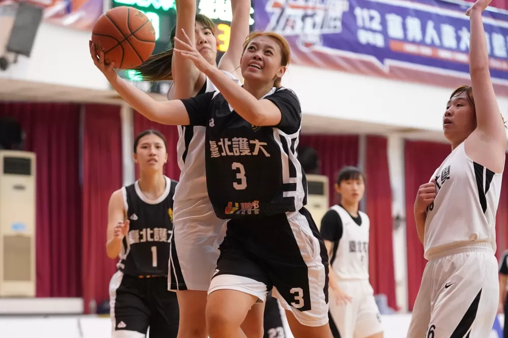 北護江澤欣12分6籃板。