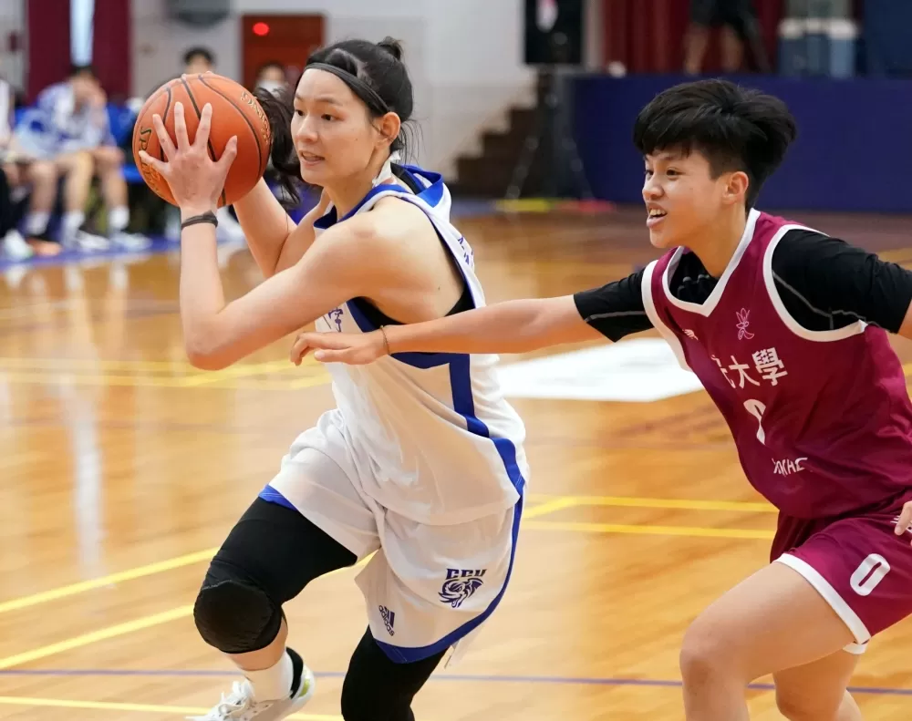 文化郭虹廷31分15籃板。