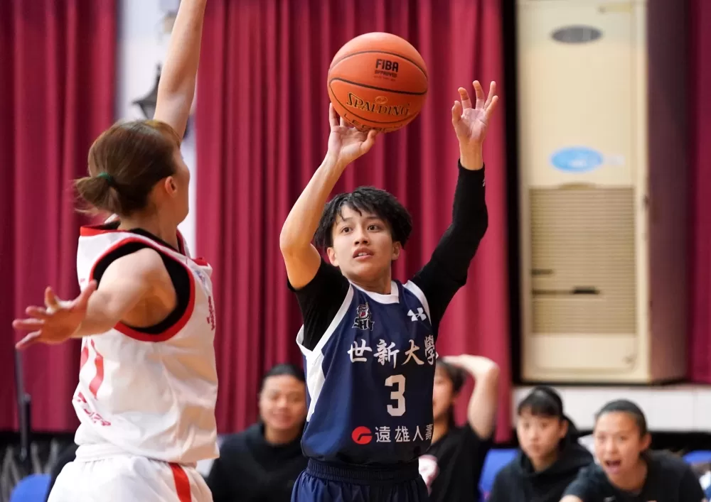 世新宋瑞蓁15分。