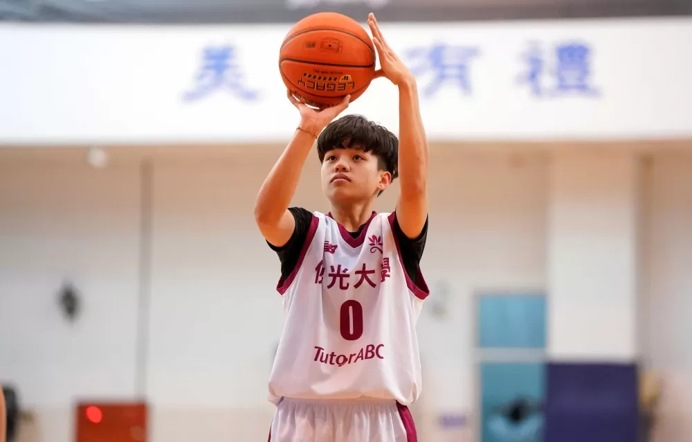 佛光黃渝庭16分。大專體總提供。下同。