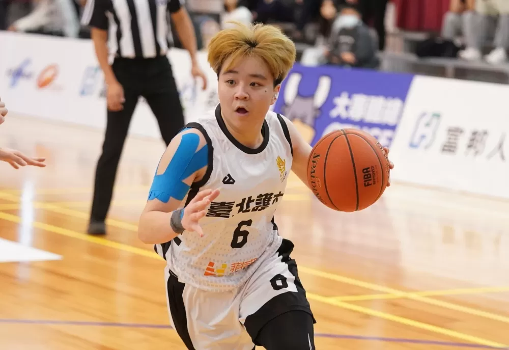 北護吳姿儀8分8籃板。