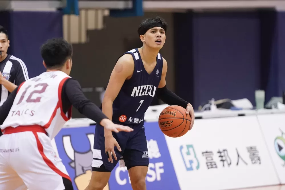 政大游艾喆10分6籃板8助攻。