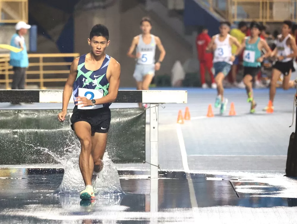 林哲緯破懸16年U20全國紀錄。林嘉欣/攝影。