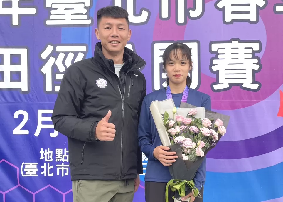 林巧鈴和教練余嘉軒。賴俐君／攝影。