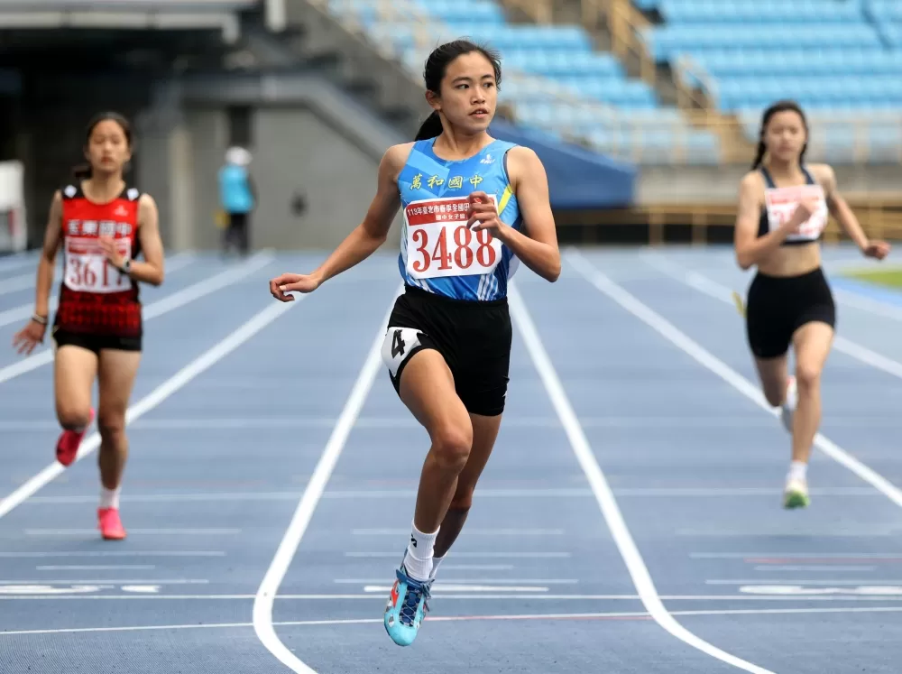 臺中市萬和國中陳羿岑200公尺又破大會。林嘉欣／攝影。